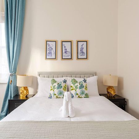 Stylish Flat In Central Location With Free Parking สวินดอน ภายนอก รูปภาพ